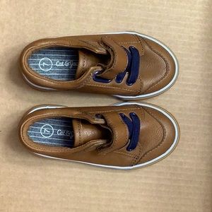 NWOB Cat & Jack Haynes sneaker Boys’ 7 slip on with faux laces and Velcro tab